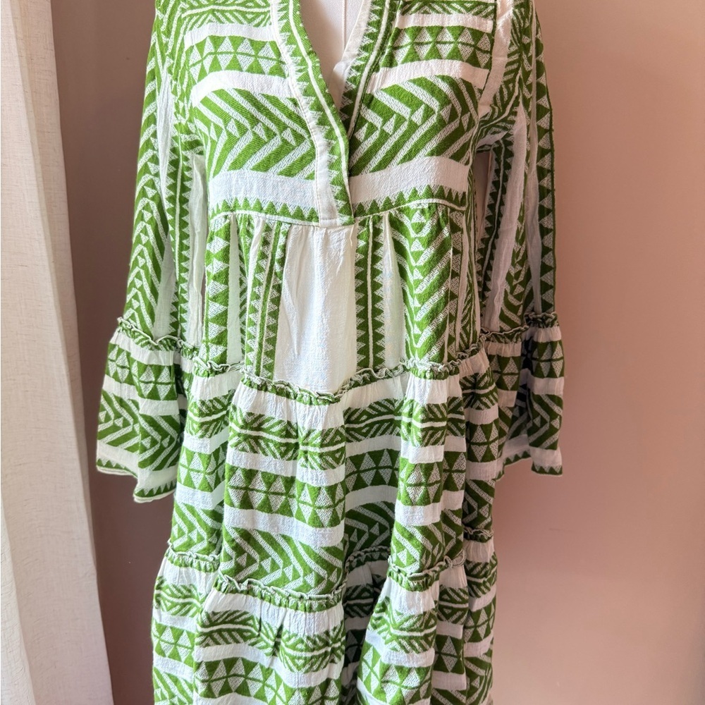 NWT Devotion TWINS Ella Green and White Bell Sleeve - Picture 2 of 5